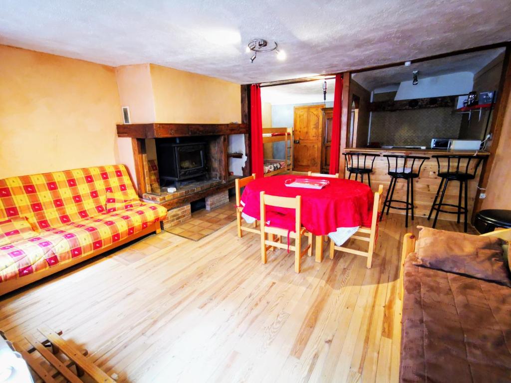 Loft avec coin montagne 2ème étage 14 Rue du Commandant Carlhan, 05100 Briançon