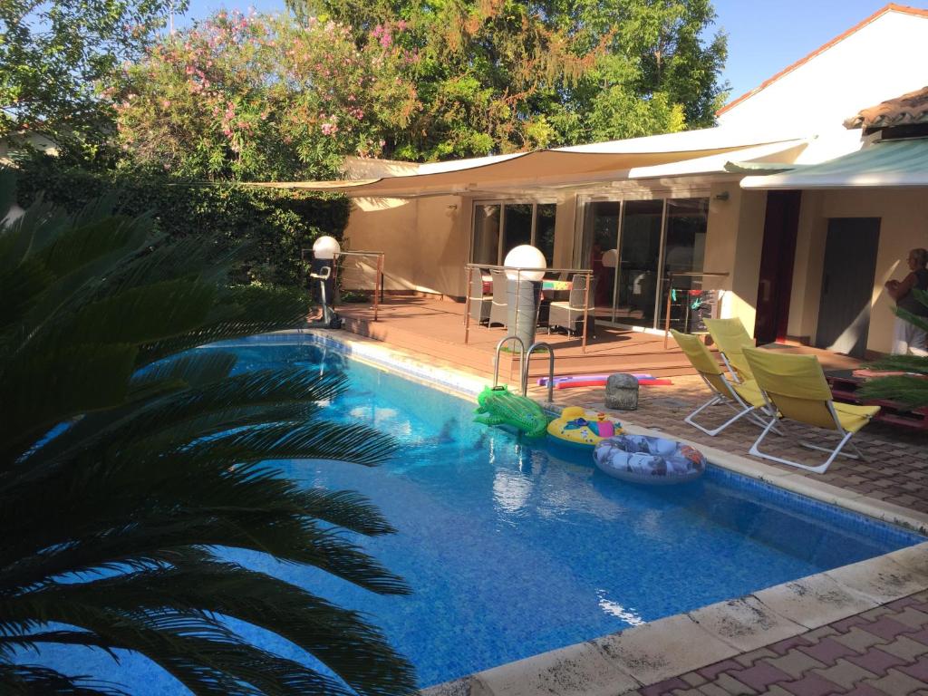Loft, avec piscine privative, à 15 minutes à pied du centre ville 6 Avenue Saint-Maurice de Sauret, 34000 Montpellier
