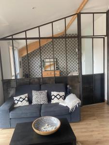 Loft avec terrasse sans vis a vis à 3km du circuit avec garage au calme