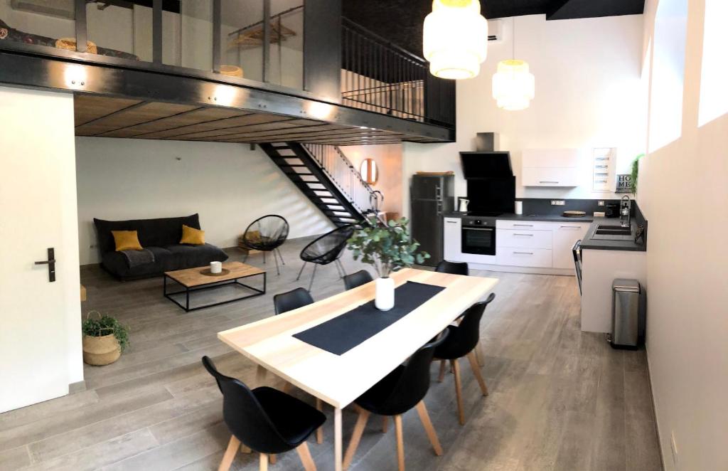 LOFT CELEST IMM 1160 Place Méderic Ferlay, 26210 Épinouze