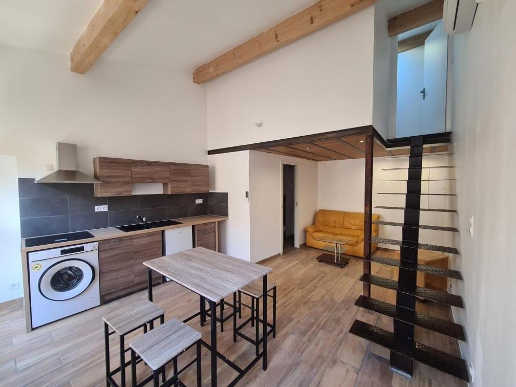 Appartement Loft Coeur de village - LAROQUE DES ALBÈRES 22 Rue Arago 66740 Laroque-des-Albères