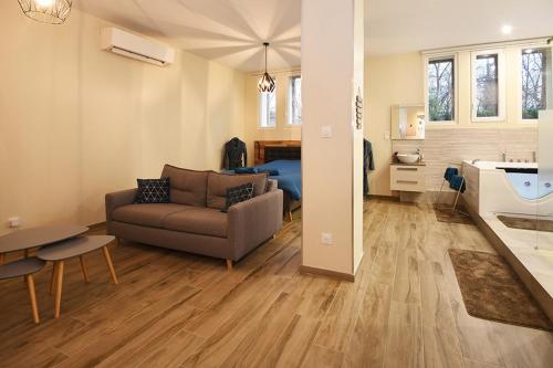 Loft Detente