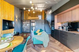 LOFT EN VILLE - Duplex Terrasse coeur historique avec vue dégagée & Parking souterrain Offert