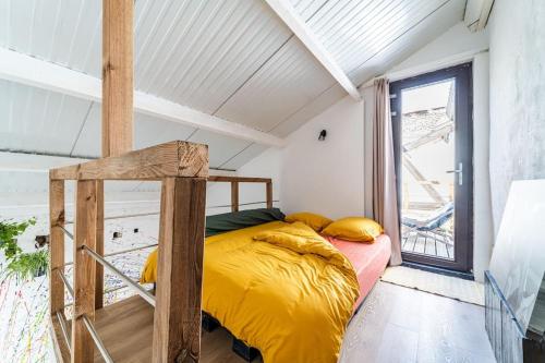 Loft industriel avec patio en centre-ville