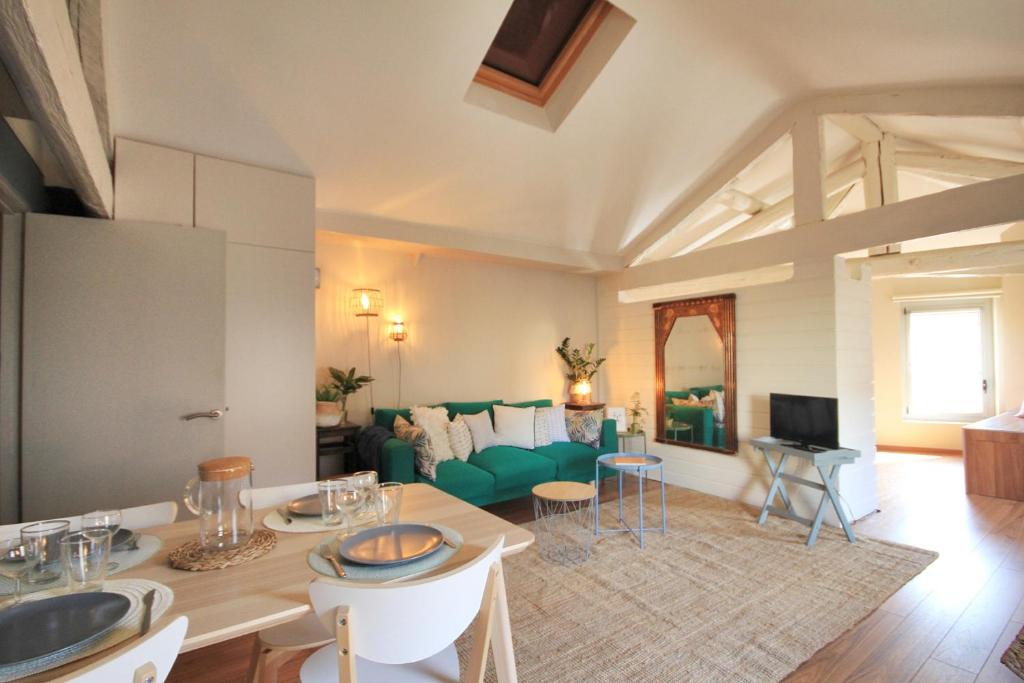 Loft Isis - Appartement Avignon centre 2 Rue de la Grande Fusterie, 84000 Avignon