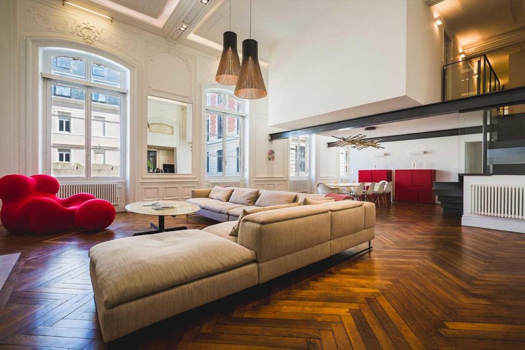 LOFT KEYWEEK contemporary Loft style Apartment in Biarritz City center 15 Place Georges Clemenceau, 64200 Biarritz