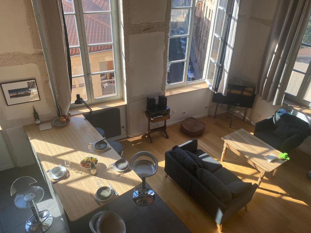 Appartement Loft lumineux Canut au cœur de la Croix-Rousse 1 Rue Pouteau 69001 Lyon