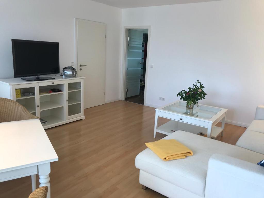 Loft Mainaublick Linzgaustraße 8 4. Stock linkes Appartement mit Fahrstuhl, 88690 Uhldingen-Mühlhofen