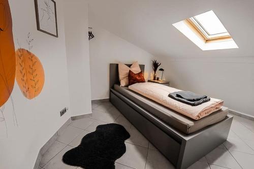 Loft mit Billard-Tisch und PS4