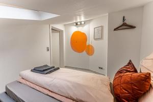 Loft mit Billard-Tisch und PS4