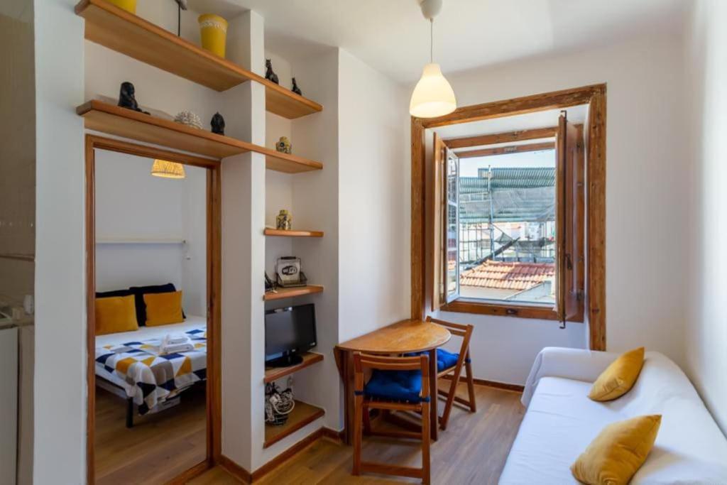 Appartement Loft Mouraria 10 Beco dos Surradores Second Floor Left 1100-240 Lisbonne