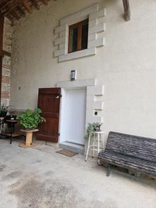 Appartement Loft ravissant avec parking gratuit sur place Pont de Lapeyre 47300 Lédat Aquitaine