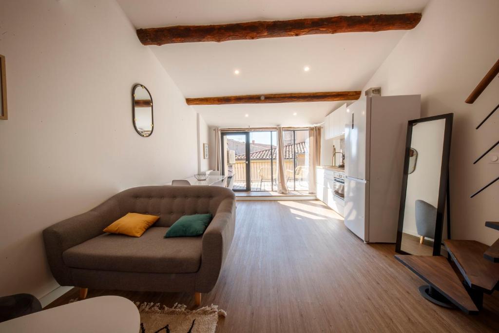 Appartement Loft refait à neuf avec terrasse en centre ville 36 Rue d'Aubette 04100 Manosque