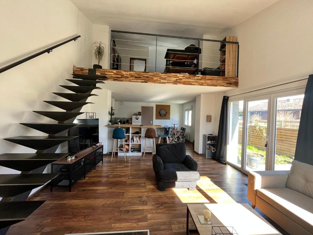 Appartement Loft rénové au calme proche vignoble familial 7 Impasse Charlemagne 17260 Villars-en-Pons