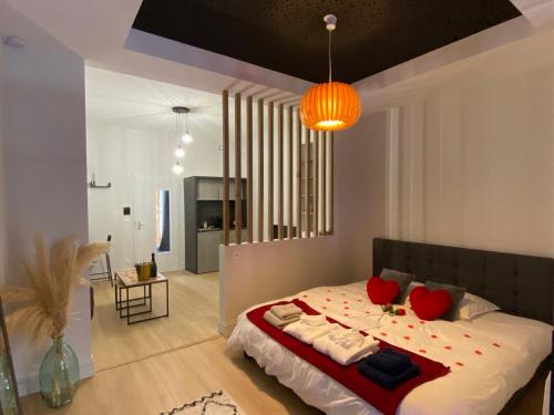 Loft romantique avec jacuzzi comprenant pack romantique et champagne OFFERTS
