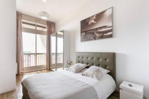 Loft Triangle comedie, Parking free