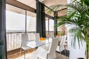 Loft Triangle comedie, Parking free
