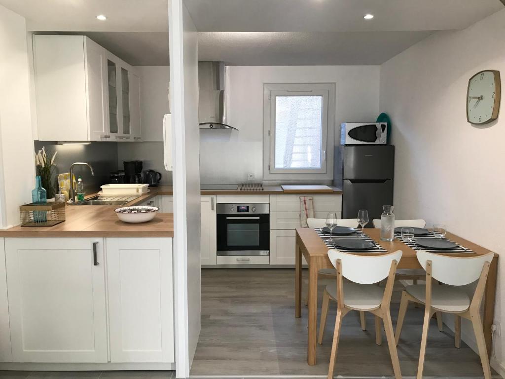 Logement 4 personnes avec piscine intérieure 31 degrés zoo de la FLECHE 24 h du Mans