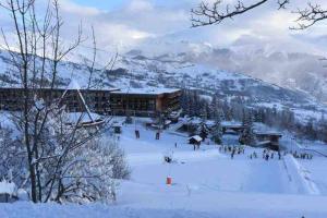 Logement 5 pers. Soyouz classé 2** skis aux pieds