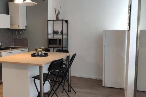 logement 5 personnes proche CV et parking privé