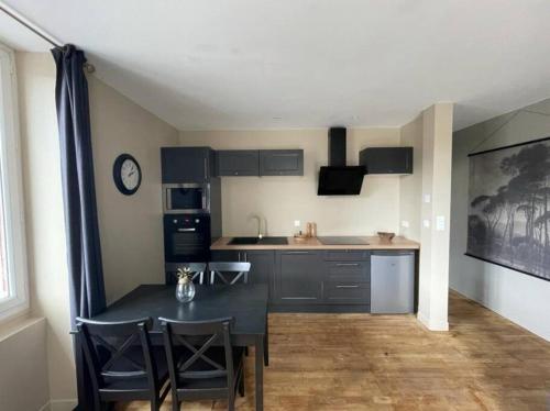 Logement a Brive avec terrasse près du centre-ville et de la Gare avec Netflix Fibre et Stationnements gratuits