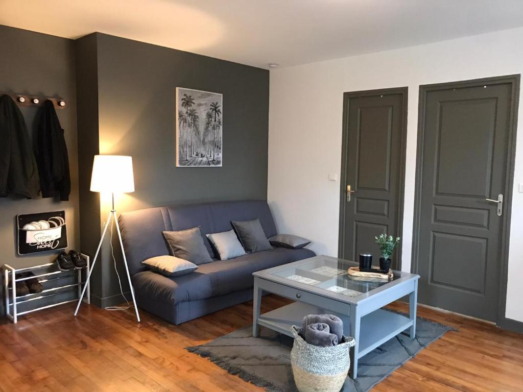 Appartement Logement à Brive proche du centre-ville et de la gare avec Netflix internet fibre et Stationnement gratuit 11 Avenue Edmond Michelet 19100 Brive-la-Gaillarde