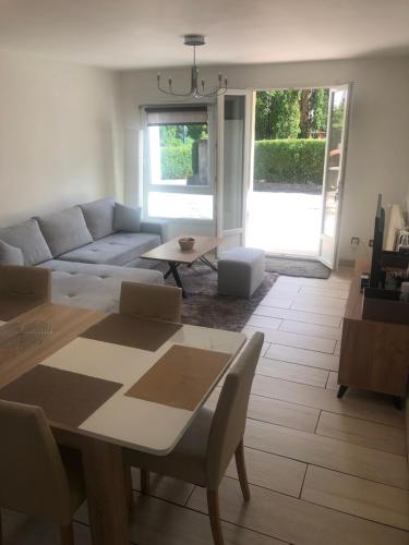 Logement au calme dans une maison.