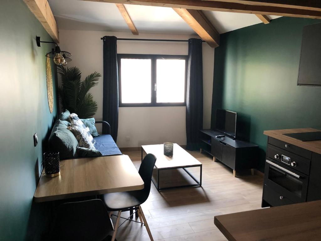 Logement au centre du village de Cabriès. 13480 Cabriès