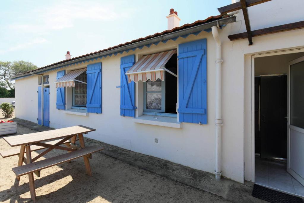 Logement Christiane dans une grande maison de vacances a Noirmoutier du Prau, 22, 85630 Barbâtre