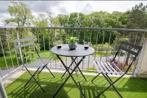Logement cosy, lumineux, balcon et vue sur parc