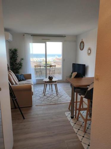 Logement cosy, magnifique vue mer