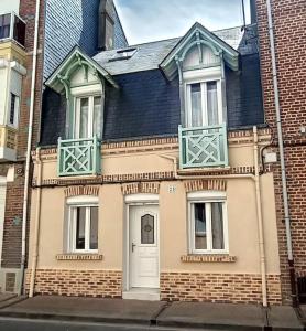 Appartement Logement dans maison de pêcheur 25 Rue des Chantiers 76470 Le Tréport Normandie