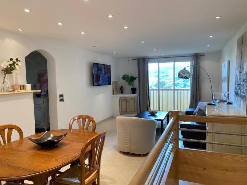 Logement de 3 chambres à 10 mins à pieds du centre du village et de la plage des Canebiers