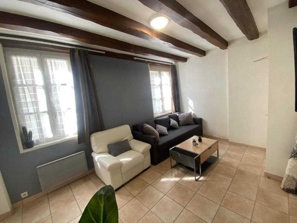 Appartement Logement de groupe au centre d'Azay le Rideau 5 Rue Victor Hugo 37190 Azay-le-Rideau