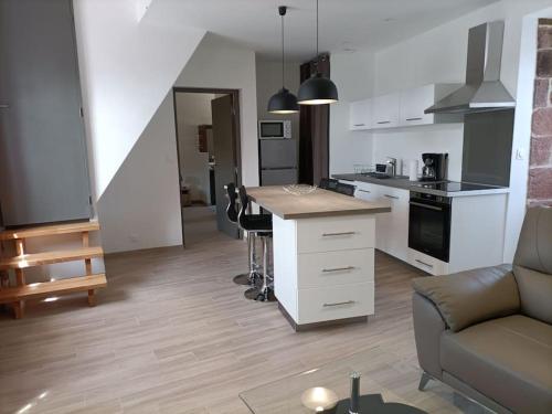 Logement entier Bourg Collonges la Rouge