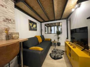 Logement entier : LYON 2 Jacobin - Studio au Calme