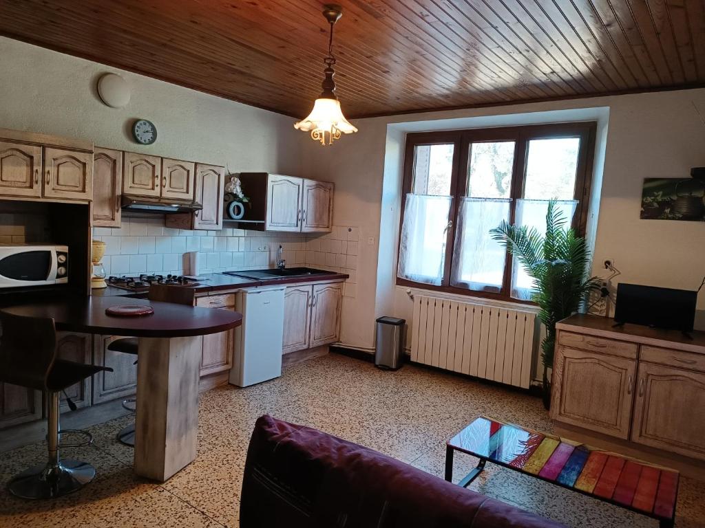 Logement entier proche tribunaux 59500 Douai