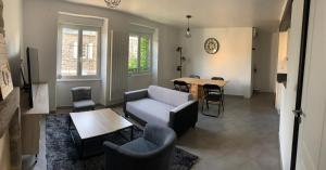 Appartement logement entier rénové proche plages et commerces 10 Rue de la Mairie 35350 Saint-Coulomb Bretagne