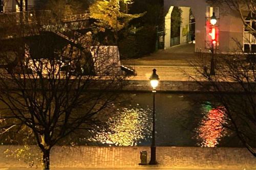Logement entier vue sur canal