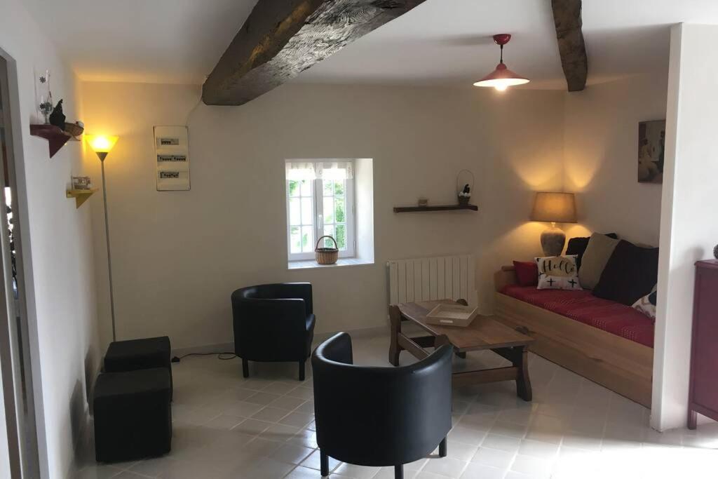 Appartement logement indépendant LE POULAILLER proche Guédelon 4, rue de la sonderie Le Colombier 89520 Treigny