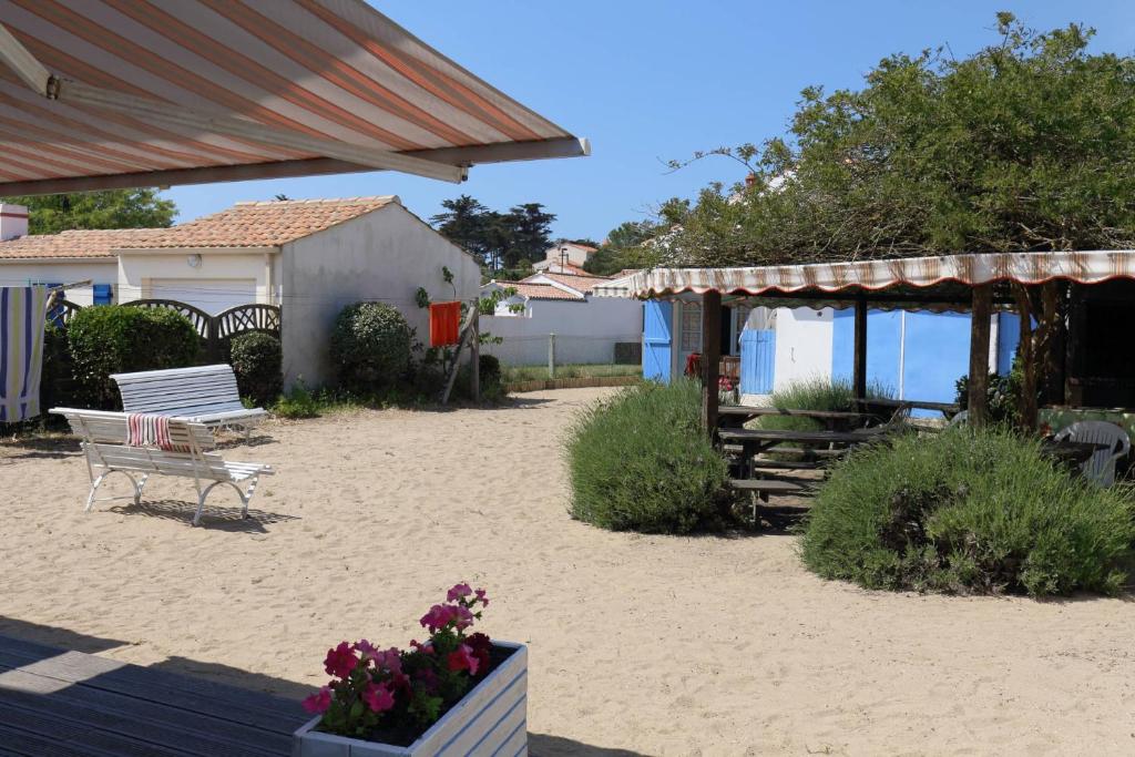 Appartement Logement Jolie Brise dans une grande maison de vacances a Noirmoutier du Prau, 22 85630 Barbâtre