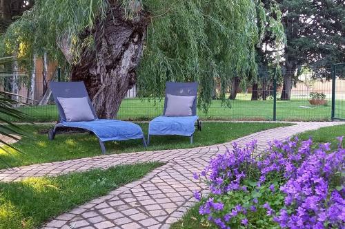 Logement lumineux, entièrement rénové avec jardin