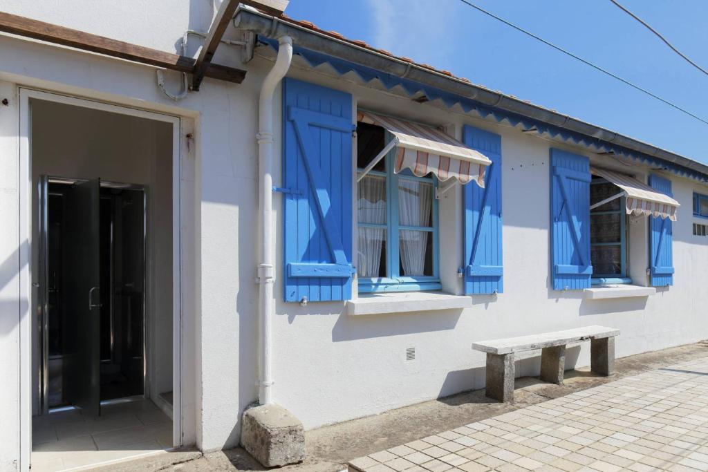 Appartement Logement Marie Claire dans une grande maison de vacances a Noirmoutier du Prau, 22 85630 Barbâtre