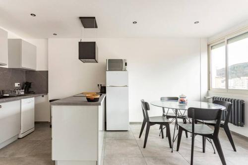 Logement moderne lumineux et ensoleillé