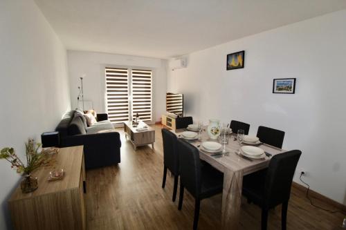 Logement rénové avec mobilier 2023