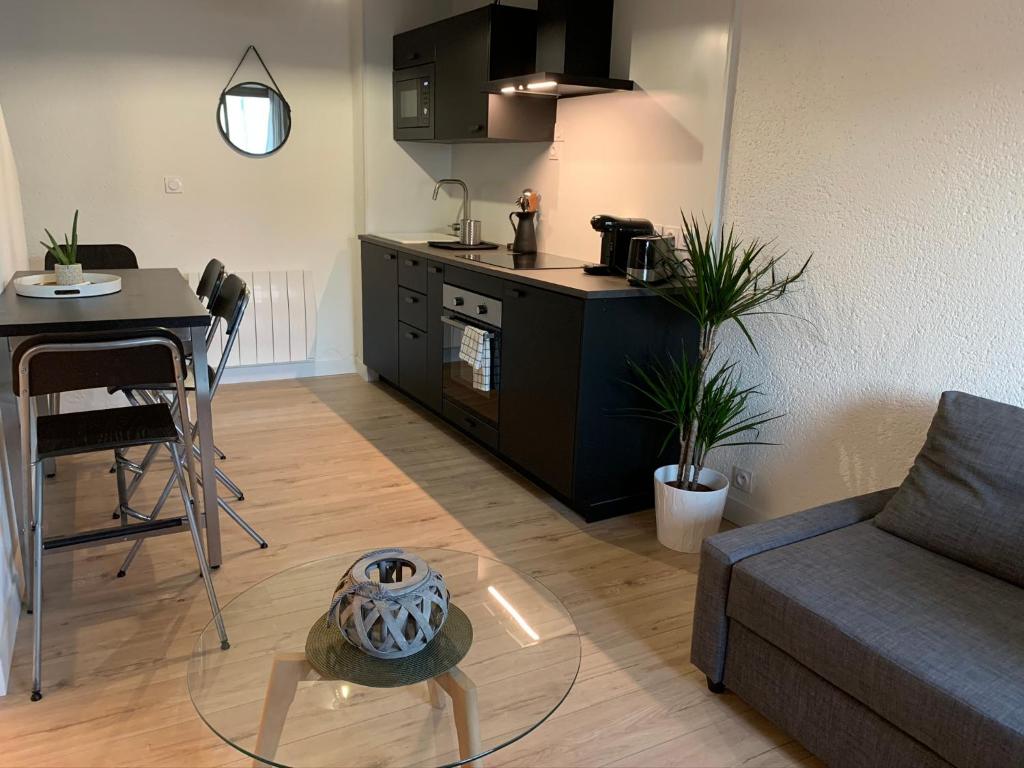 Appartement Logement rénové et moderne au Sacré Coeur Cholet 17D Rue Georges Guynemer 49300 Cholet