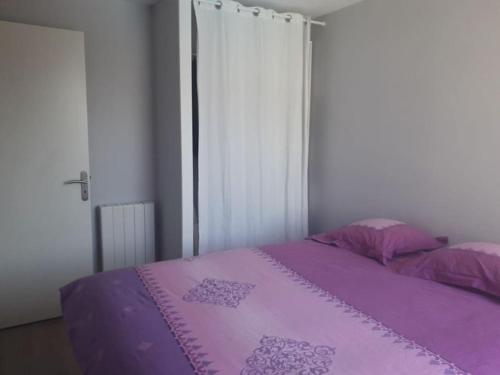 Logement tout neuf avec piscine et bord de mer