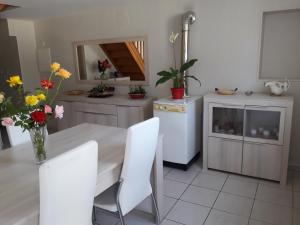 Appartement Logis de LANGE apt les Ecureuils 52 Rue de Pied Blanc 79210 Saint-Hilaire-la-Palud Deux-Sèvres