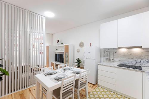Lóios 1BR Flat Downtown by LovelyStay
