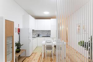 Lóios 1BR Flat Downtown by LovelyStay